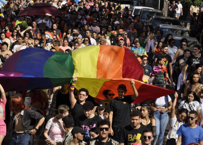 Parada LGBT de Maringá será realizada no estacionamento do Terminal Urbano